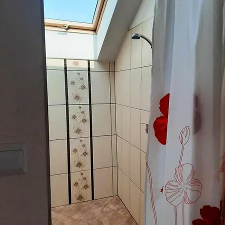 Kaczeniec * أوسترونيه مورسكية